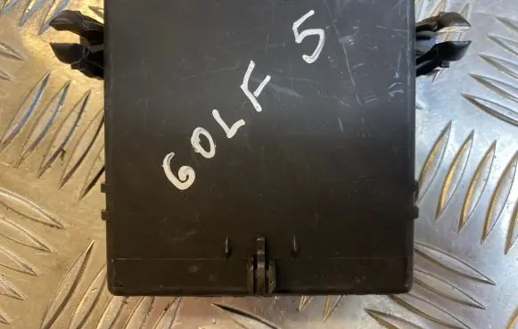 Volkswagen Golf V Gateway control module 1K0907530F 1K0907951