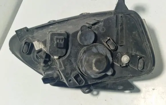 Volkswagen Fox Headlight/headlamp XF0X