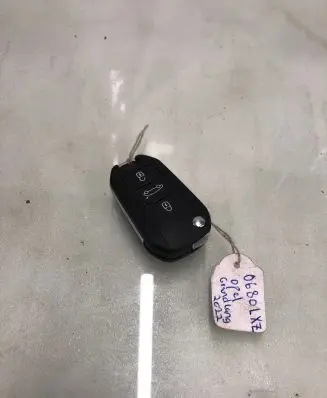 Opel Grandland X Ignition key/card 9817859680