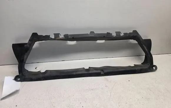 Volvo V70 Radiator cooling fan shroud 30634680