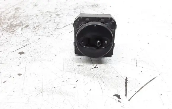 KIA Sorento Wing mirror switch