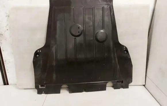 Renault Clio IV Engine splash shield/under tray