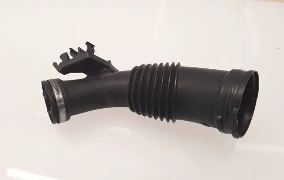 Audi A5 8T 8F Air intake duct part 059129627L 059129615F