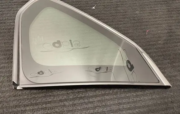 Toyota RAV 4 (XA50) Rear side window