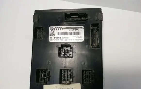 Audi A4 S4 B8 8K Comfort/convenience module 8K0907063D F005V00749