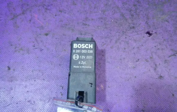Volkswagen Golf V Other relay 0281003038