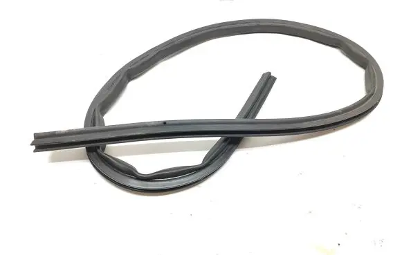 Volvo S90, V90 Engine compartment rubber 