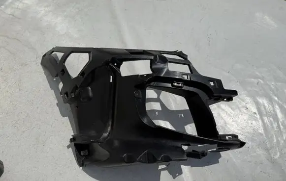 BMW 1 F40 Front bumper mounting bracket 8070940 51118070940