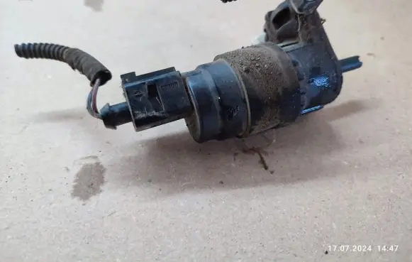 Audi A6 S6 C7 4G Windscreen/windshield washer pump 8K9955647