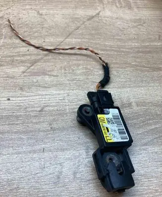 Opel Signum Airbag deployment crash/impact sensor 13102025 WITHPLUG
