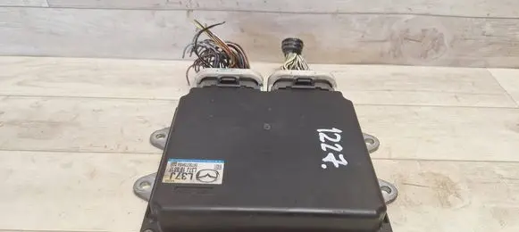 Mazda CX-7 Engine control unit/module L37J18881F E6T55778HS4