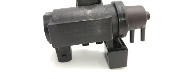 BMW 5 E60 E61 Valve vacuum 11747796634 7796634