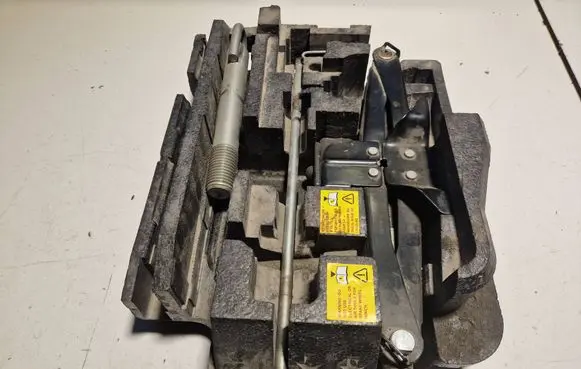 Opel Movano B Tool set 995016133R