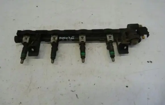 Ford Focus Fuel main line pipe