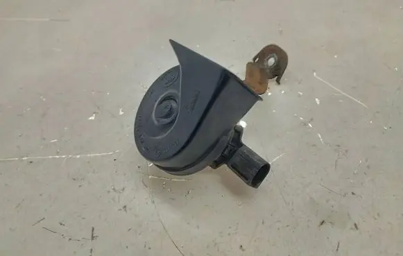 Volkswagen PASSAT B6 Horn signal 3C0951223E 0451011 0451C