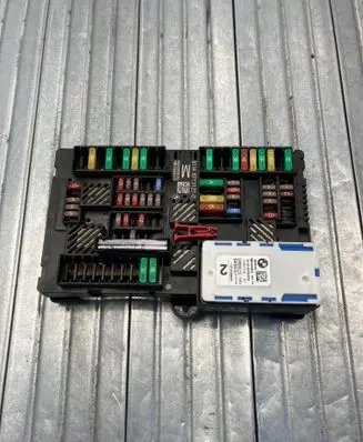 BMW 5 G30 G31 G38 Fuse module 8713127 19B139AA0539 P00127005AQ
