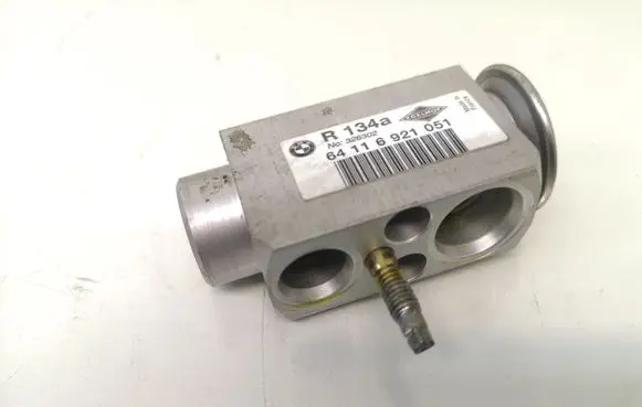 BMW 5 E60 E61 Air conditioning (A/C) expansion valve 6921051 64116921051