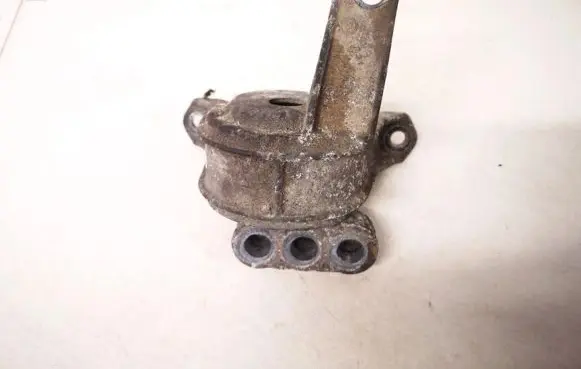Opel Zafira A Engine mount bracket 90575772yl 90575779
