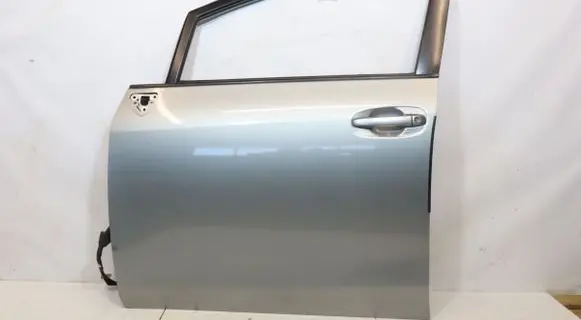 Toyota Verso Front door