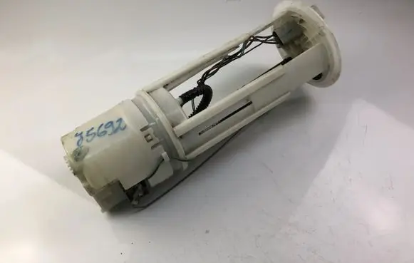 Jeep Cherokee III KJ Fuel injection high pressure pump 975AG11051115