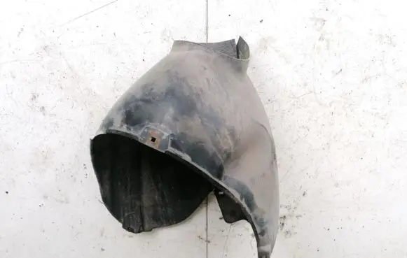 Rear arch fender liner splash guards