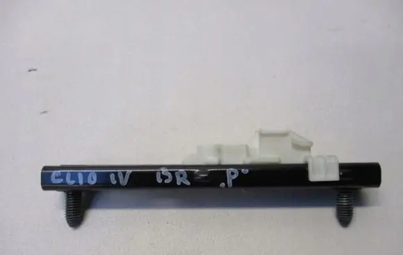 Renault Clio IV Seat belt adjustment rail 