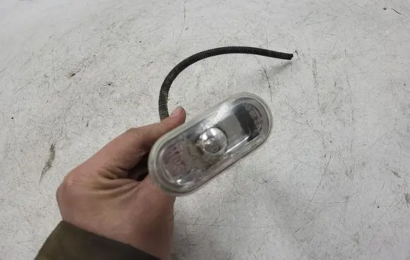 Volkswagen Bora Front fender indicator light 