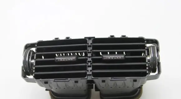 Jaguar XF X250 Dash center air vent grill LRGJBD500220PUY