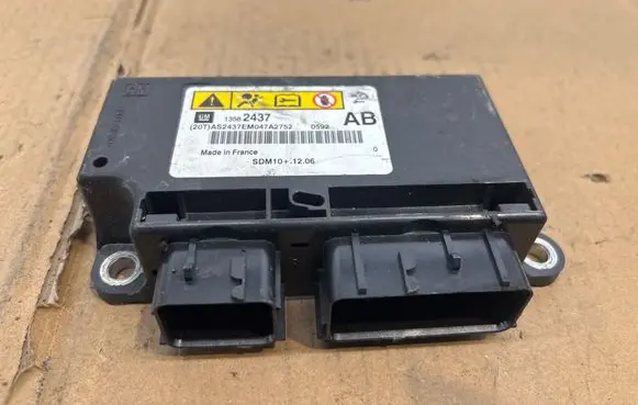 Opel Zafira C Airbag control unit/module 13582437 SDM101206 AS2437EM047A2752