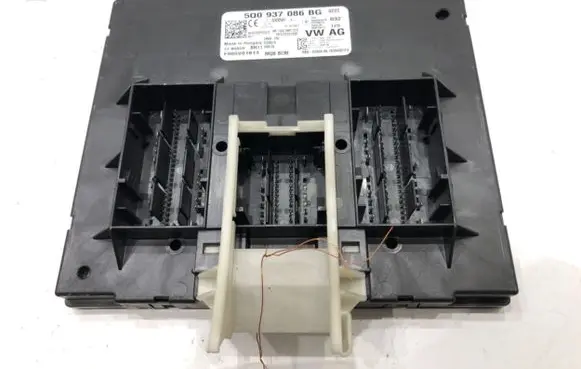 Volkswagen PASSAT B8 Other control units/modules 5Q0937086BG