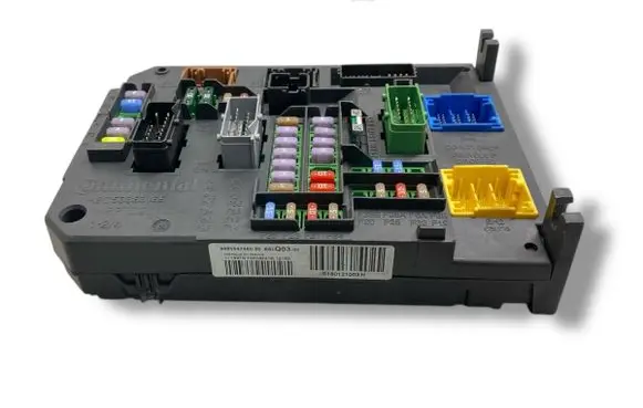 Citroen C4 II Fuse module 9665547480 BSIQ0300 S180121003H