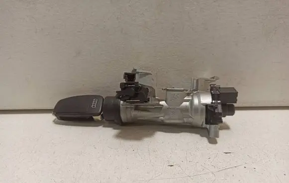 Audi Q3 F3 Ignition lock 1K0905851 81A837220AG 5Q1905865A