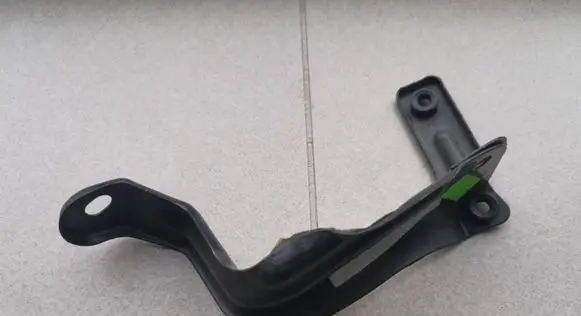 Volkswagen PASSAT B5.5 Fender mounting bracket 3B0821135D