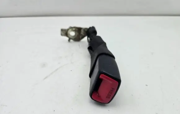 Toyota Auris 150 Rear seatbelt buckle 07479