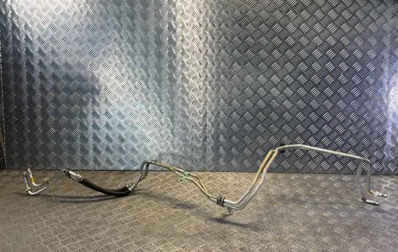 Gearbox oil cooler pipe/hose