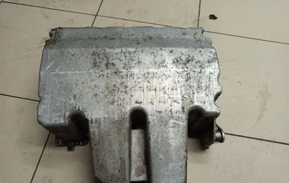 Volkswagen Polo Oil sump 045103603D