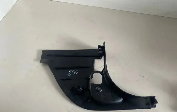 Foot area side trim