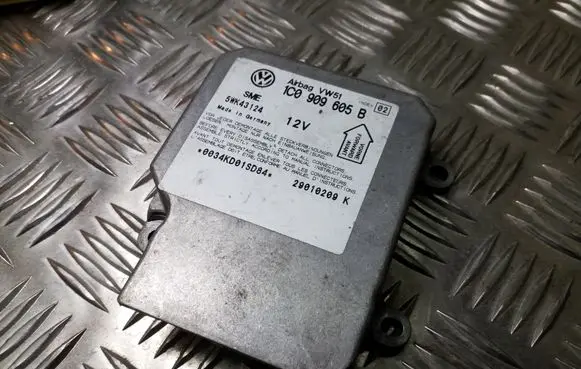 Volkswagen Golf IV Airbag control unit/module 1J0909605B