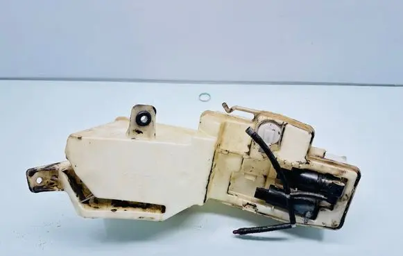 Volvo V90 Cross Country Windshield washer fluid reservoir/tank 31662428 31662427 31662426