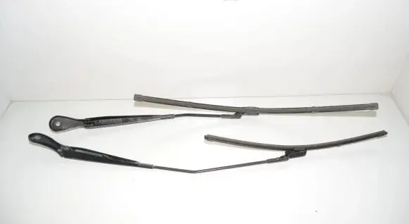 BMW 2 F46 Headlight wiper blade set 7335962 7335963 61617335962