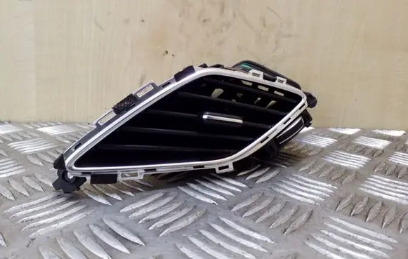 Hyundai i40 Dash center air vent grill 974203Z000