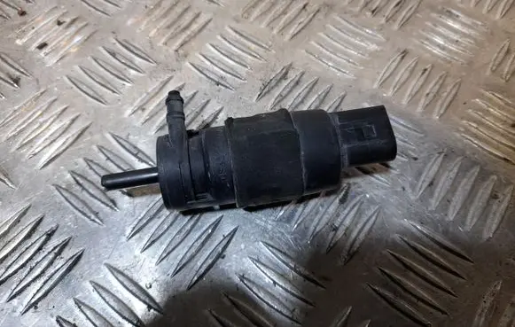 Audi A8 S8 D4 4H Windscreen/windshield washer pump 1K5955651