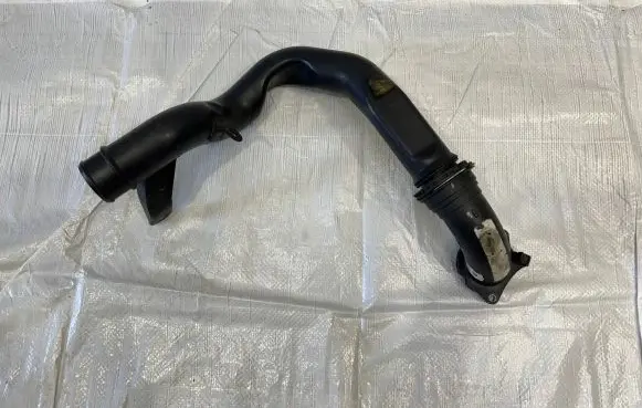Jeep Cherokee Intercooler hose/pipe 68199049AD