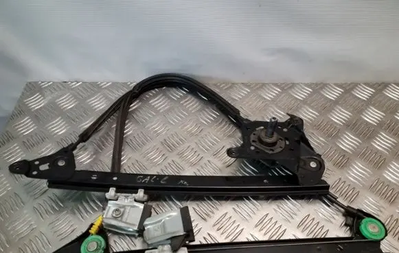 Rear door manual window regulator