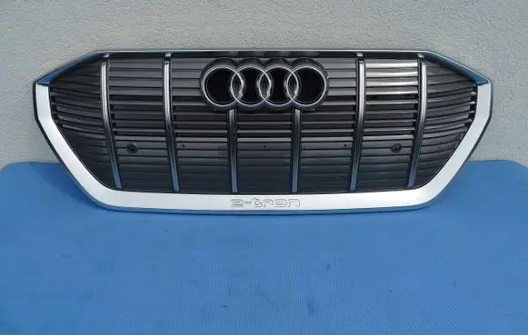 Audi e-tron Front bumper upper radiator grill 4KE853651 4KE853651A 4KE853651B