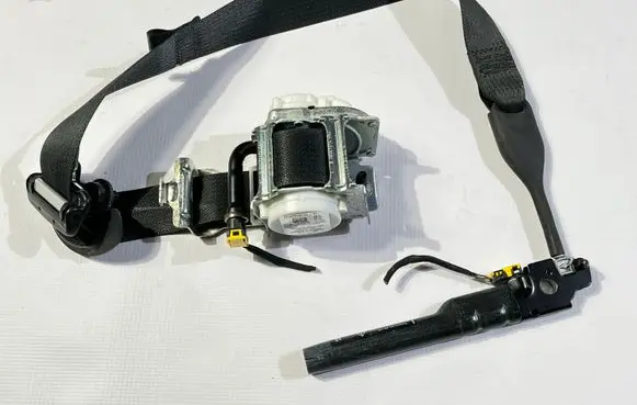 Ford Explorer VI Front seatbelt LB5BS612D65DB