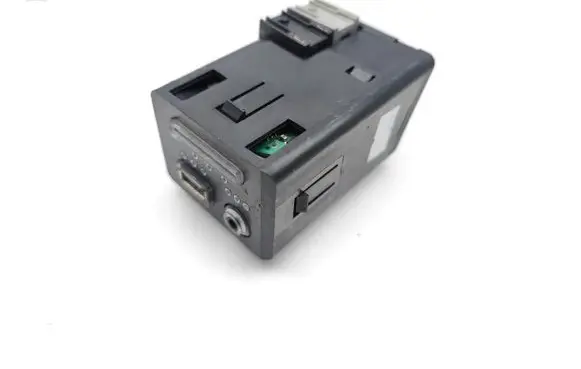 Jeep Cherokee USB socket connector 68146071AC 1391882703