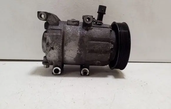KIA Soul Air conditioning (A/C) compressor (pump) F500FGDAA05