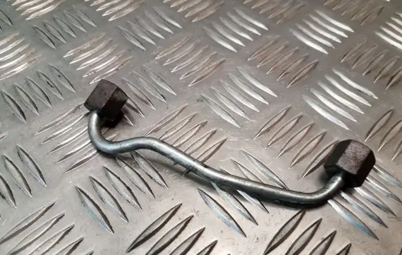 BMW 7 E65 E66 Fuel injector supply line/pipe 