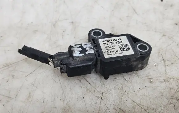 Volvo V50 Airbag deployment crash/impact sensor 30737139